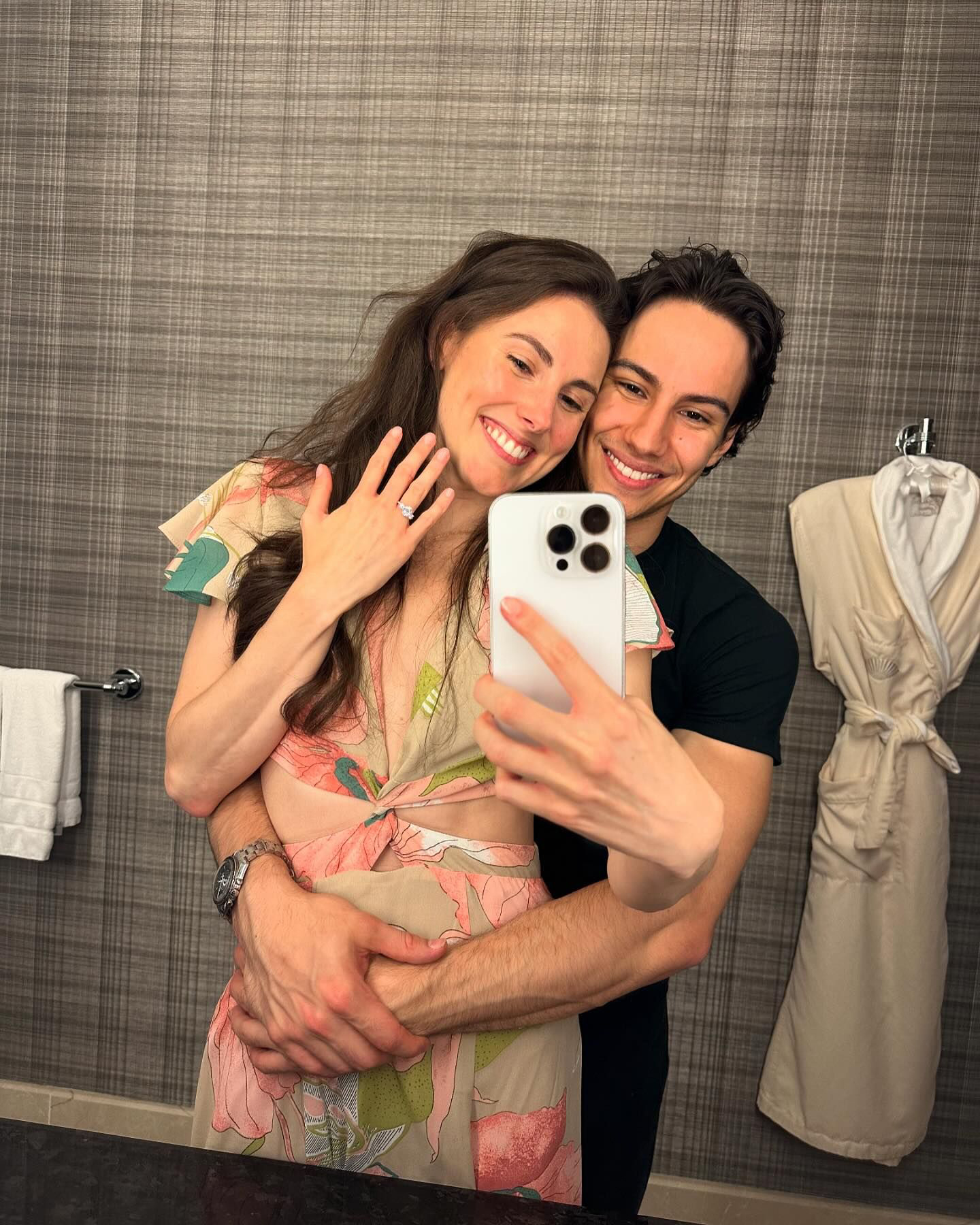 Os bailarinos de Nova York Tiler Peck e Roman Mejia estão noivos