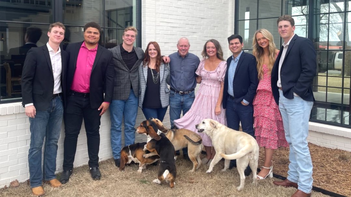 Lernen Sie die 7 bezaubernden Hunde von Ree Drummond kennen