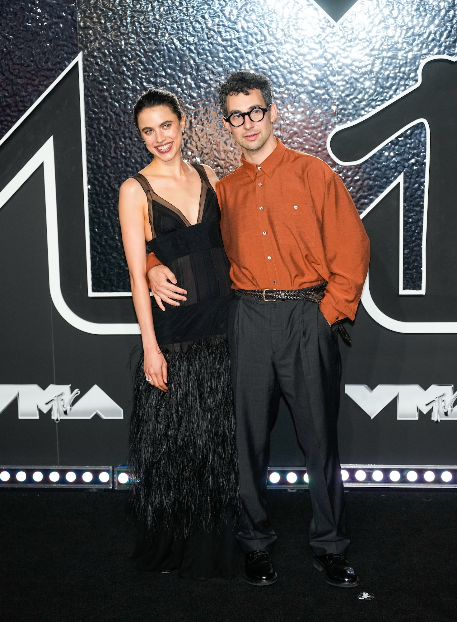 Jack Antonoff le mintió a Adam Sandler para elegir a su esposa Margaret Qualley