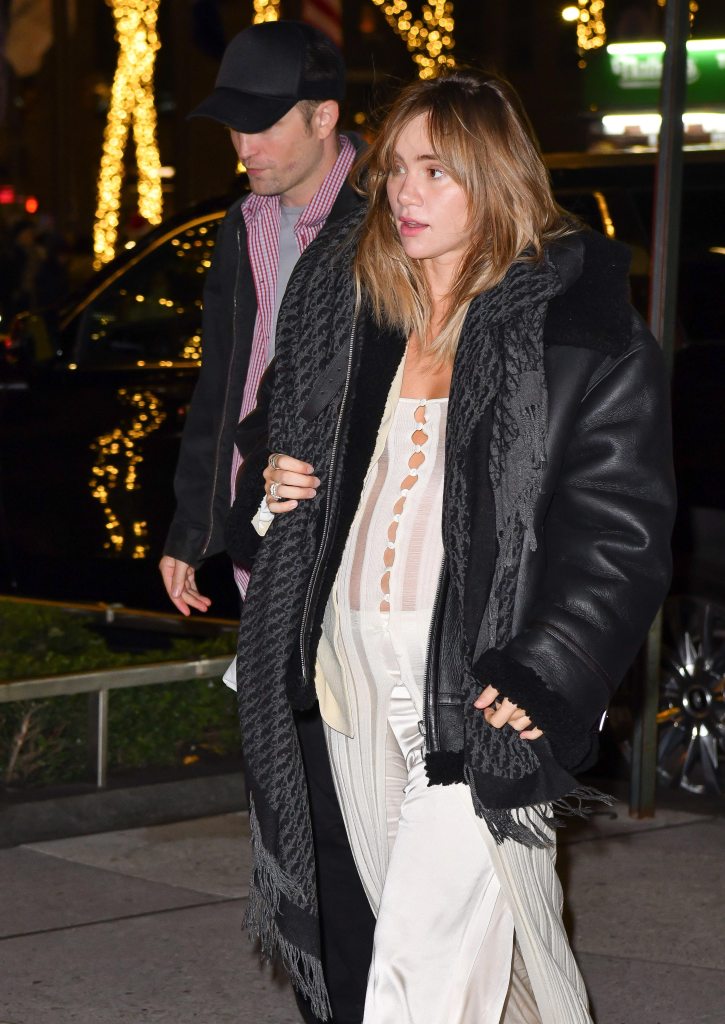 Robert Pattinson and Suki Waterhouse Make Rare Red Carpet Appearance After Welcoming Daughter