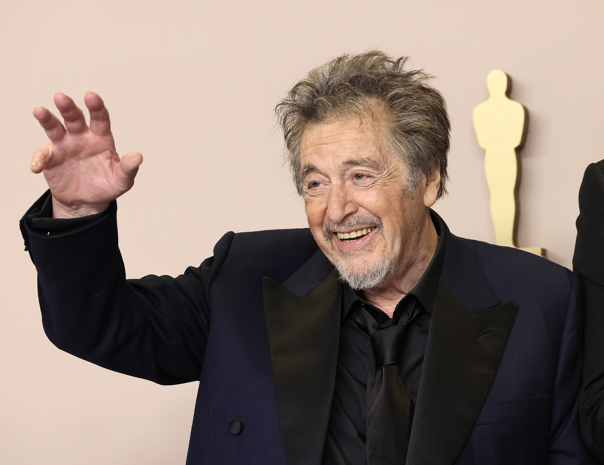 Al Pacino emociona-se com o filho Roman, de 1 ano: ‘Ele está aprendendo coisas’