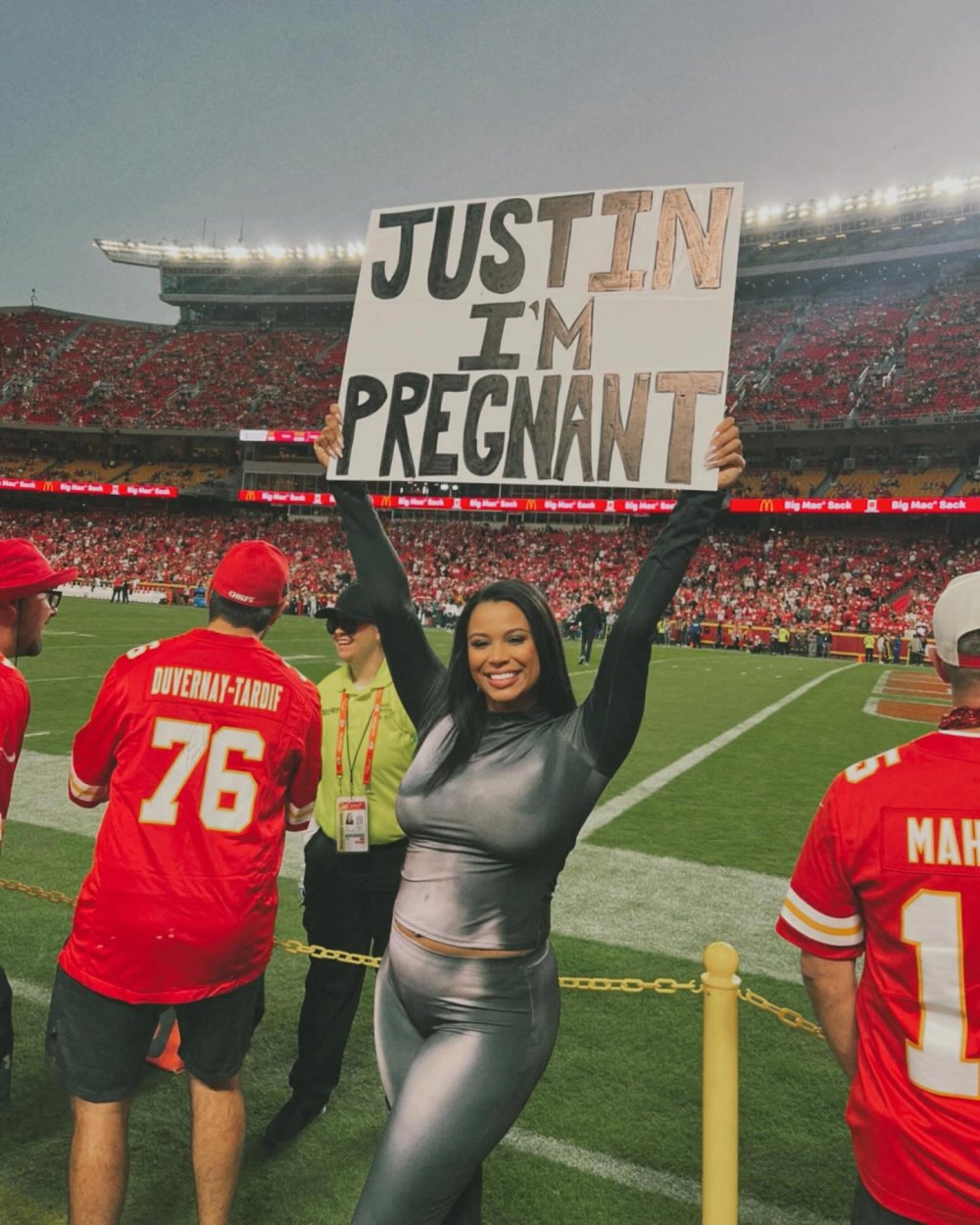 Chiefs Justin Reid Learns His Girlfriend Is Pregnant With 1st Baby on Sidelines at Football Game