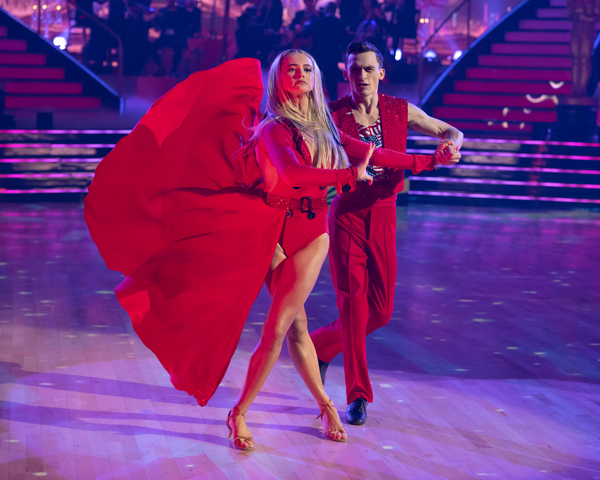 A dançarina Rylee Arnold revela lesão no tornozelo antes do evento DWTS de 2 noites