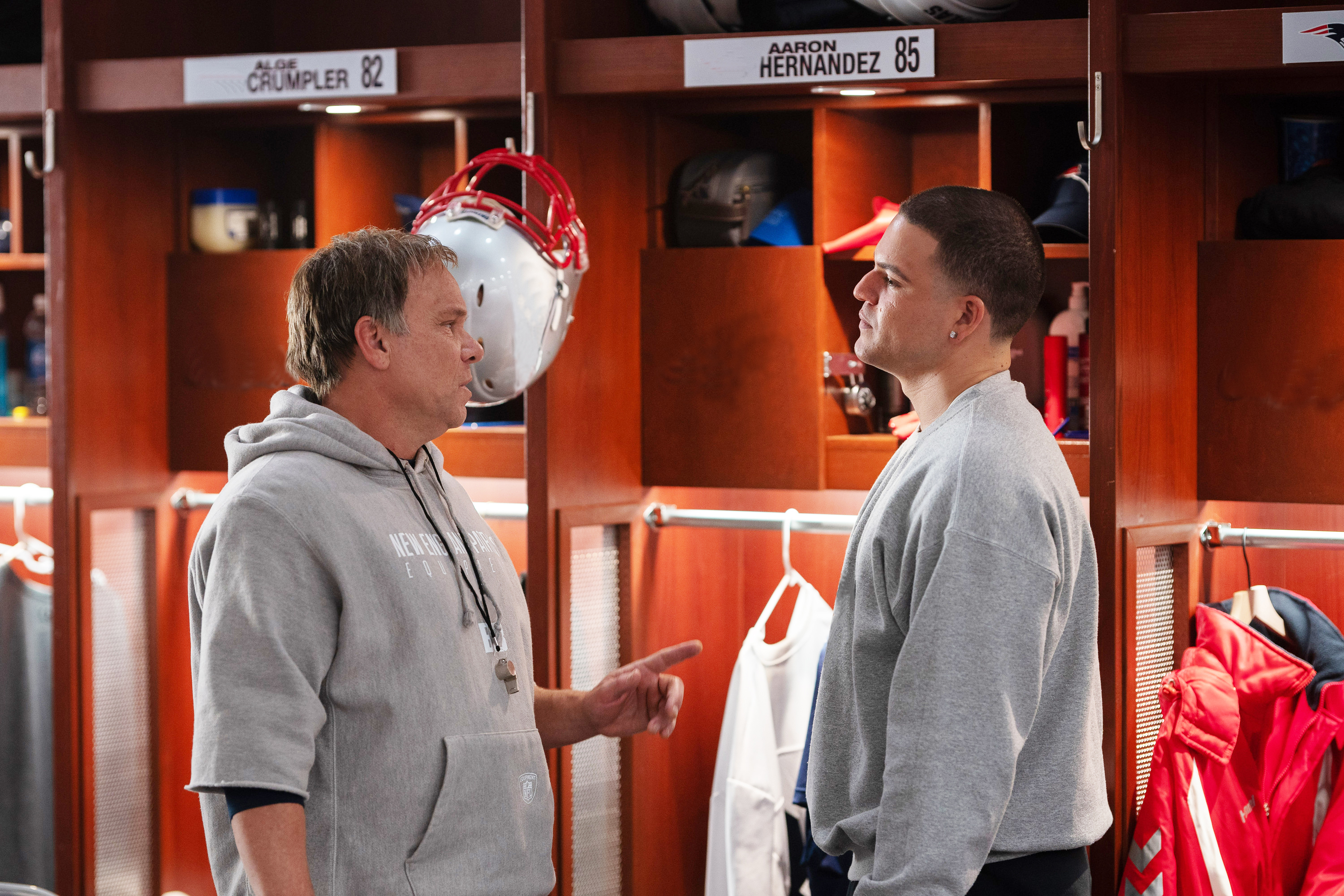 Norbert Leo Butz ไม่รู้จัก Bill Belichick ก่อน 'American Sports Story'