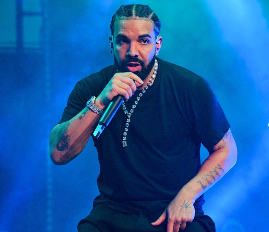 Feature Drake Denies Trying to Stop Kendrick From Doing Not Like Us at Super Bowl