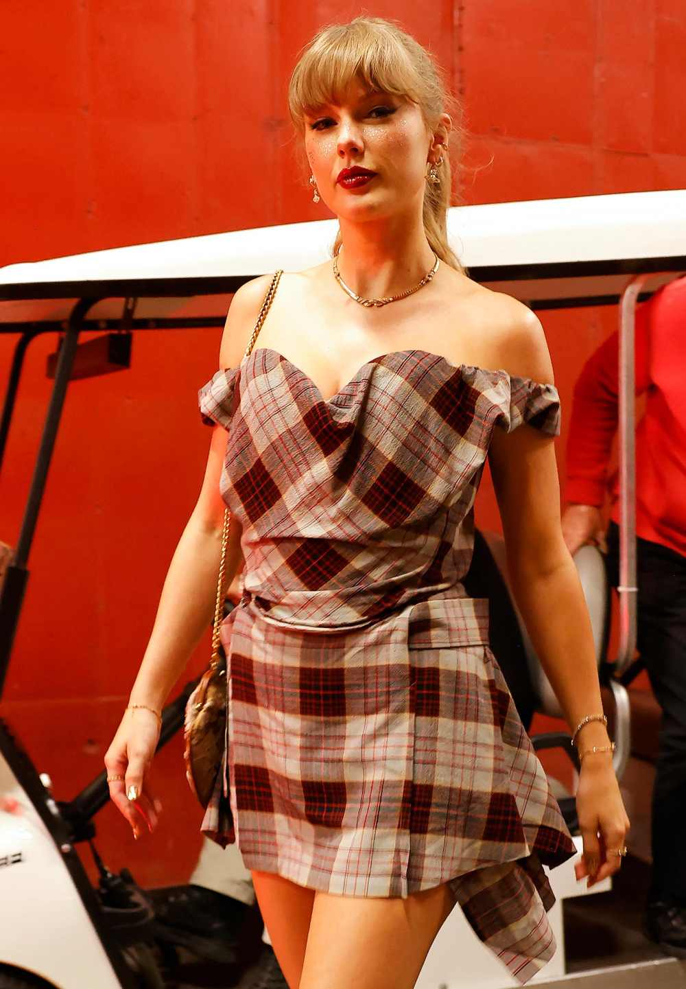 Feature: Taylor Swift, latest game day style decoded