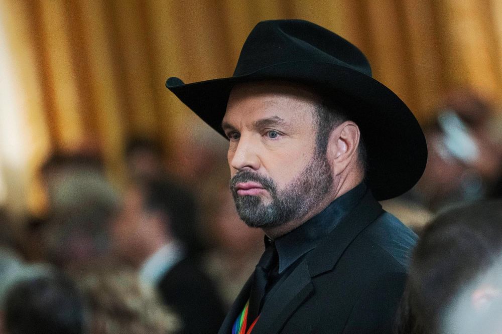 Garth Brooks Membungkam Atas Tuduhan Pelecehan Seksual dan Baterai 080