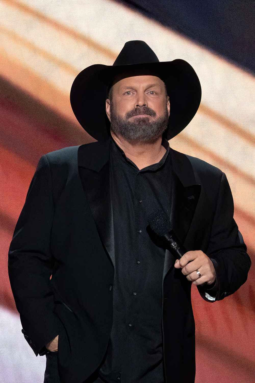 Garth Brooks afirma que el acusador planeó un plan de “chantaje” de un millón de dólares