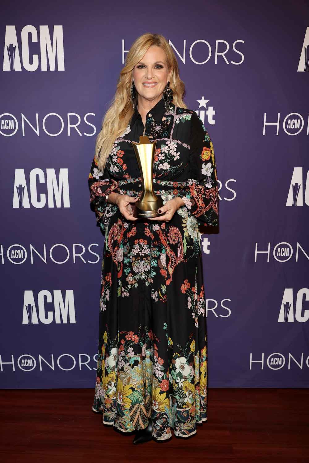 GettyImages-2172763244-Trisha-Yearwood