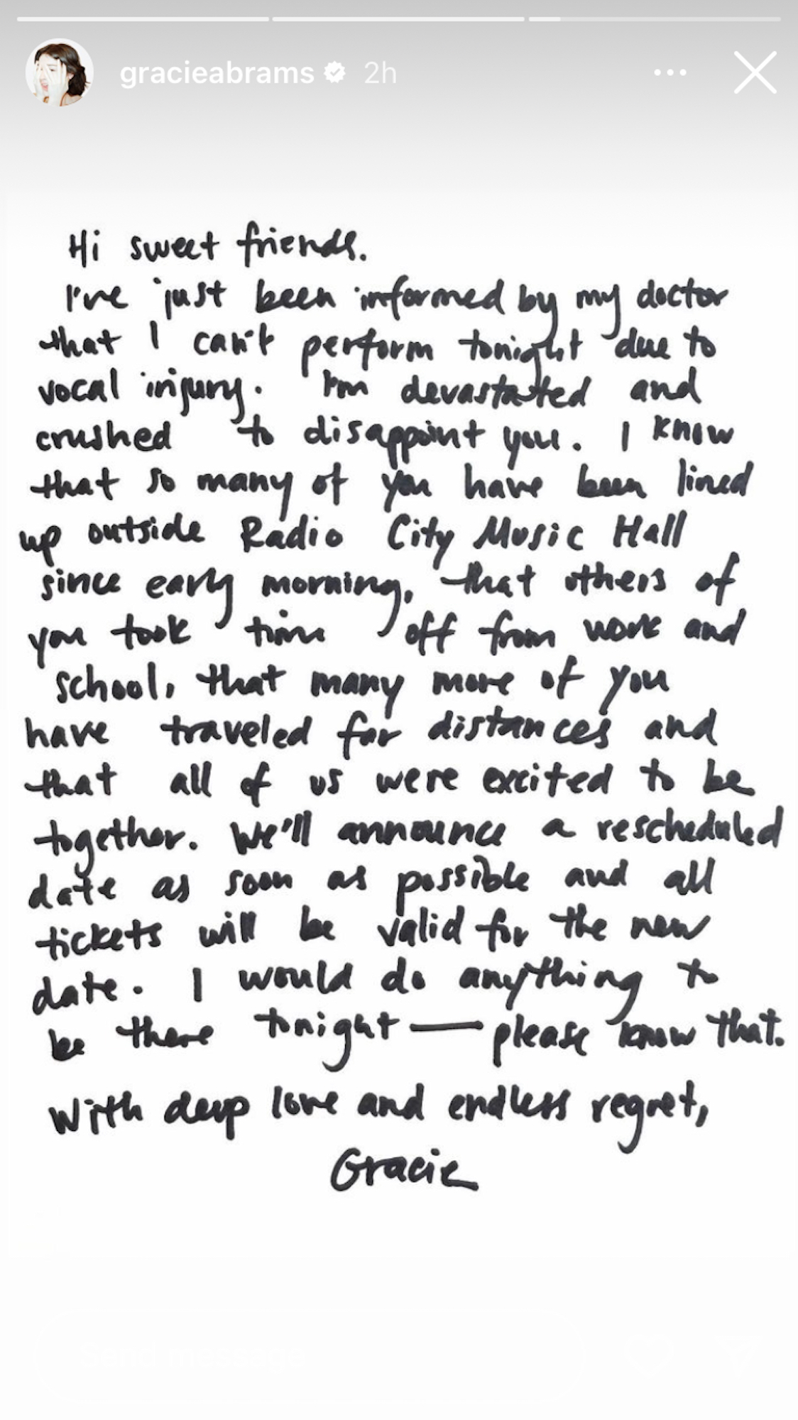Gracie Abrams cancela concierto en Nueva York debido a una lesión vocal