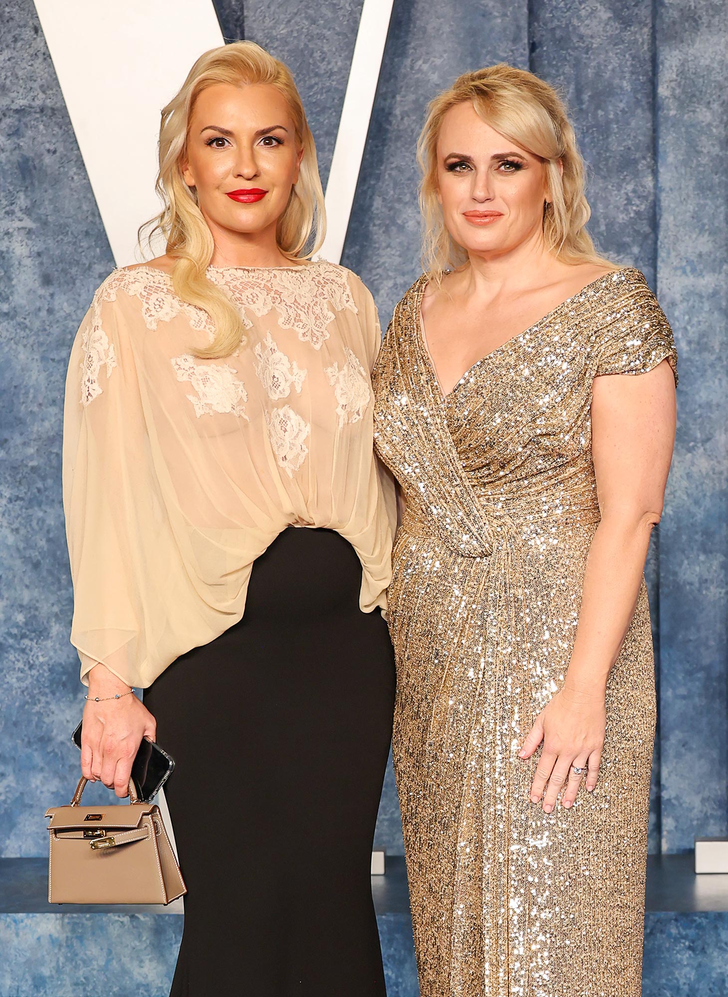 In den romantischen Flitterwochen von Rebel Wilson und Ramona Agruma in Paris