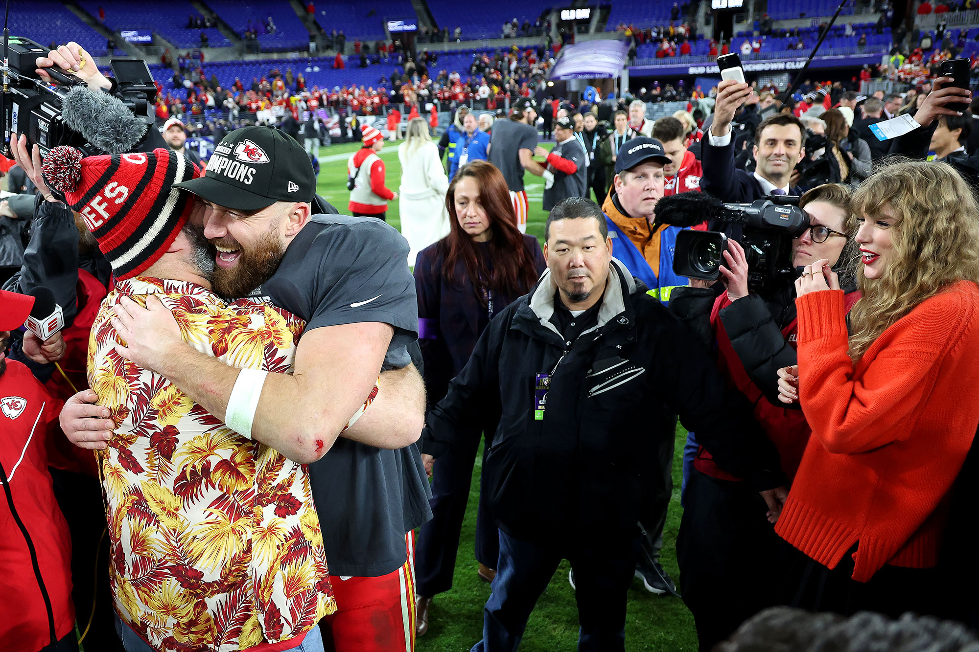 Jason Kelce diz que Taylor Swift tornou Travis Kelce um comedor menos ‘exigente’