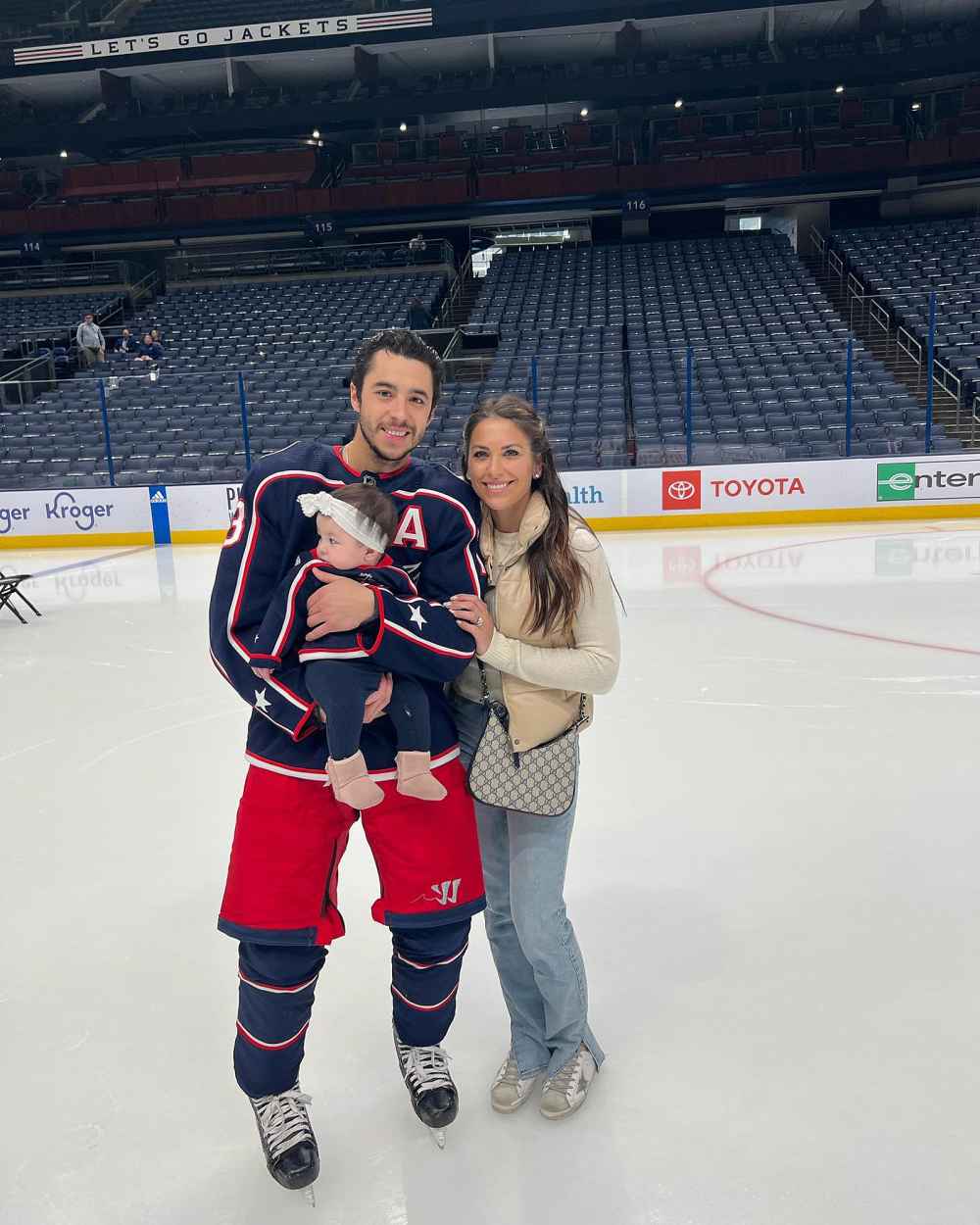 Meredith Gaudreau trabalha com Johnny, as iniciais de Matthew no College Rink