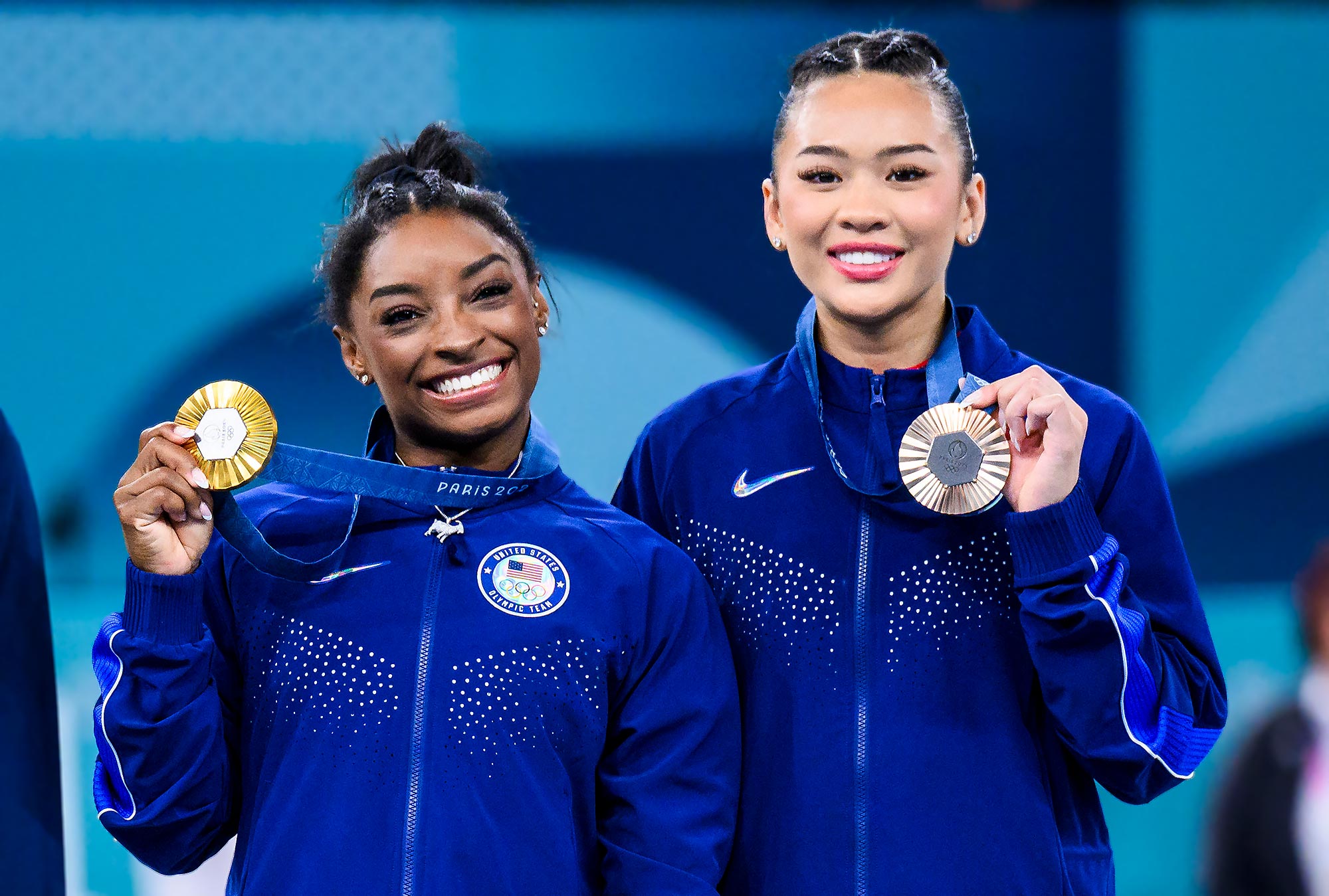 Simone Biles half Suni Lee bei den Olympischen Spielen bei einem „psychischen Zusammenbruch“.