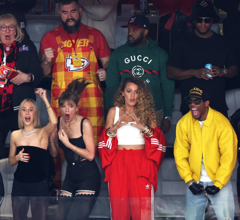 Taylor Swift Joins Travis Kelce Squad in Game Day Pic