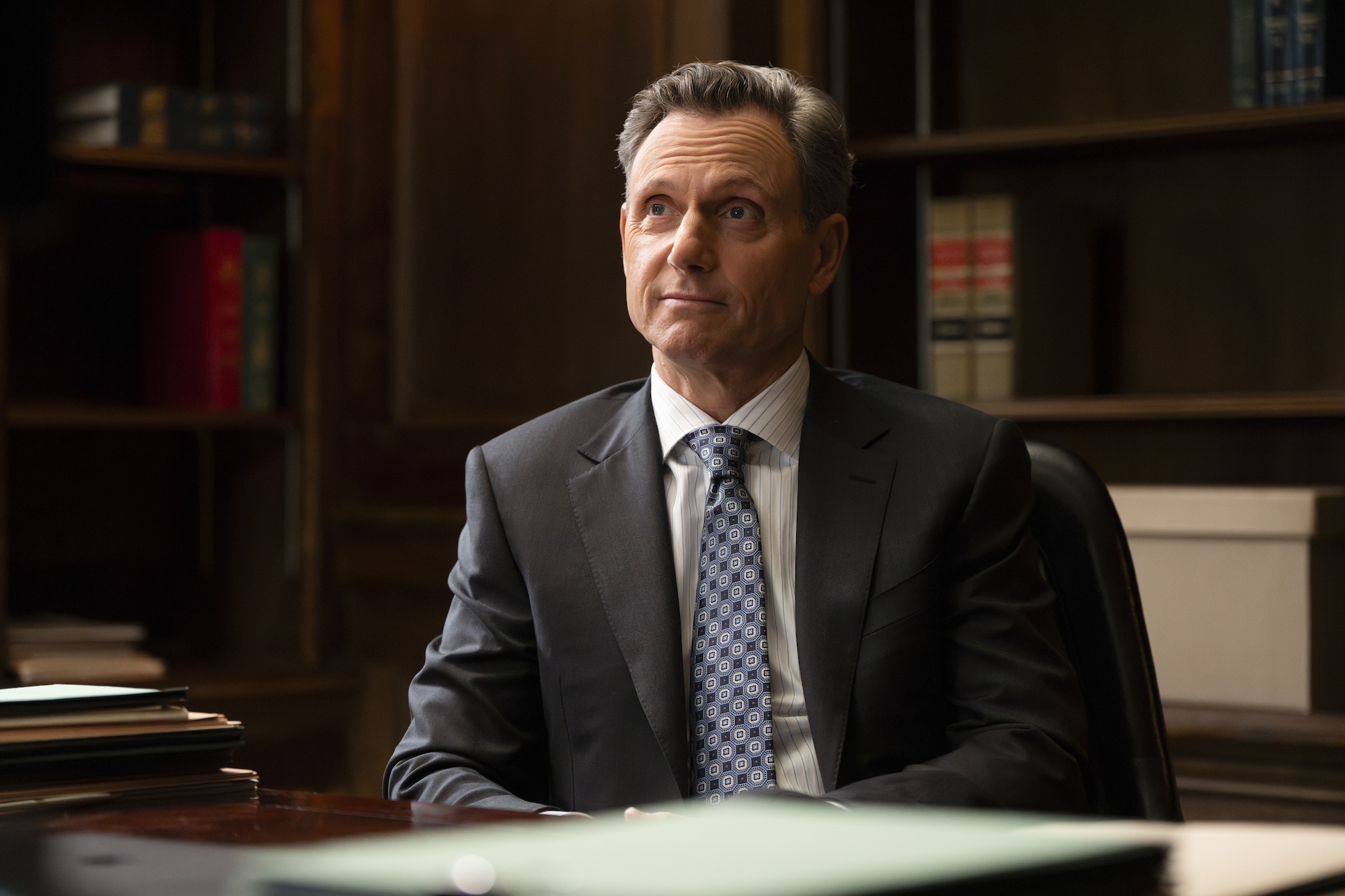 Tony Goldwyn compara ser promotor da Law & Order ao papel anterior como presidente Fitz