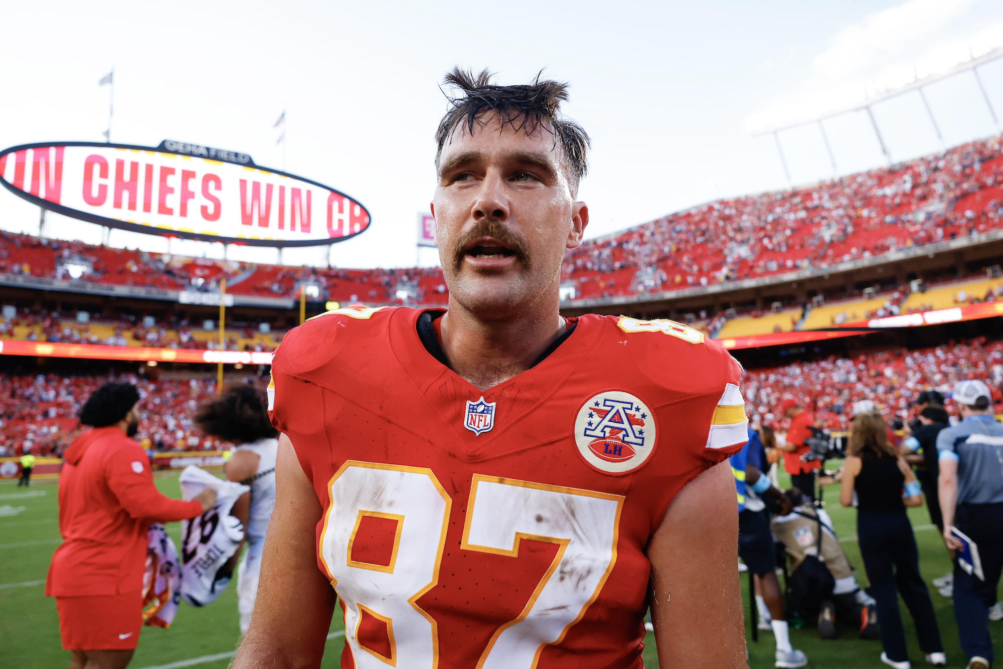 Travis Kelce เรียกบทลงโทษการเฉลิมฉลอง NFL ที่ 'ไร้สาระ': 'ไกลเกินไป'