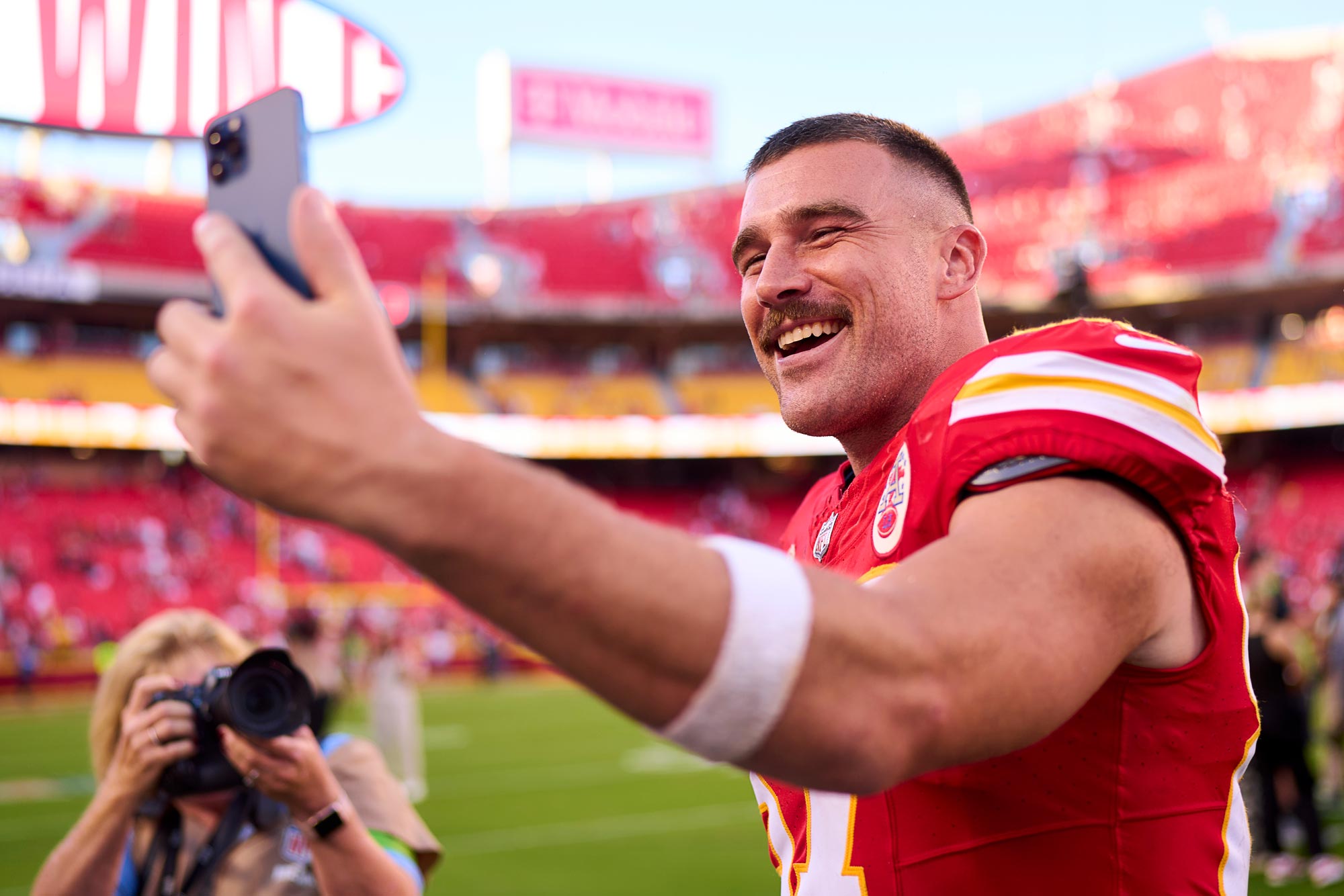 Travis Kelce Doesn t Care About His Bad NFL Stats — But He Will Talk About It See His Best Quotes 947