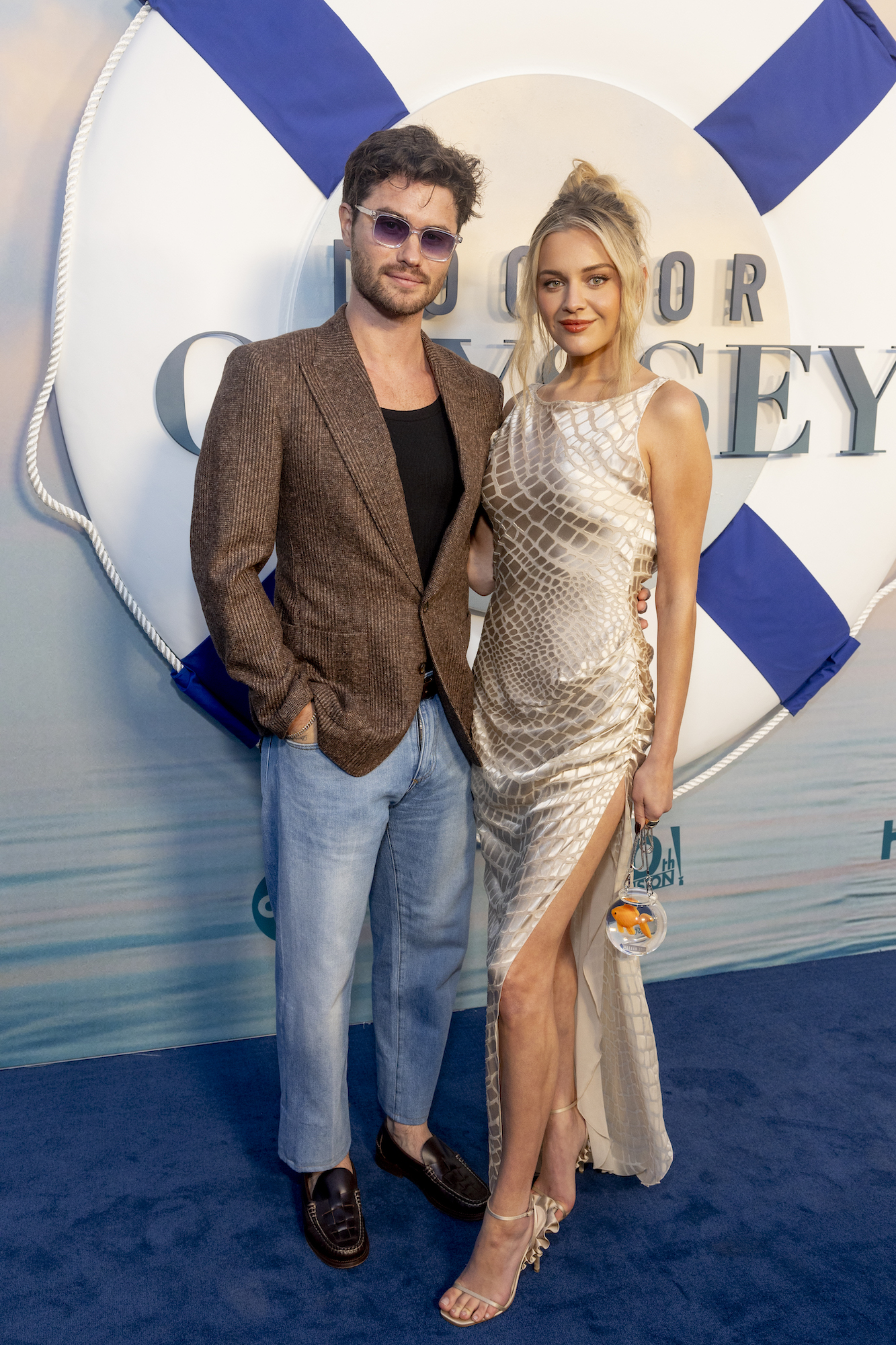 Cómo la mamá de Chase Stokes descubrió que está saliendo con Kelsea Ballerini