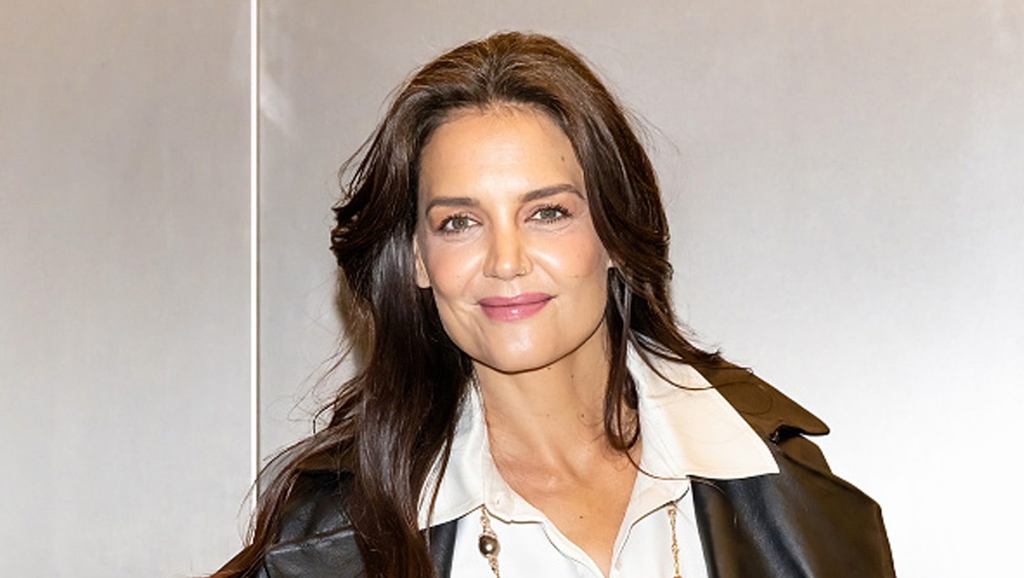 Der Cool-Girl-Herbst-Loafers-Look von Katie Holmes gibt es bei Amazon für nur 33 $ – und wird so schnell wie möglich in unseren Einkaufswagen gelegt!