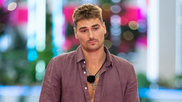 Love-Island-Austin-NUP_207595_02034-1