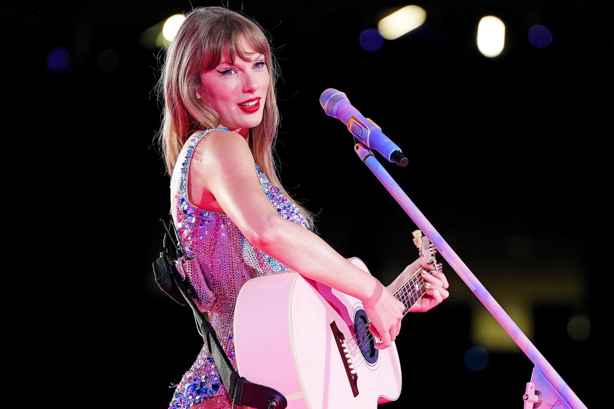 Taylor Swift Says Her Sprinkle Filled Hangouts With Jason Kelce s Daughters Includes Baking Rainbow Bread GettyImages 2181083394