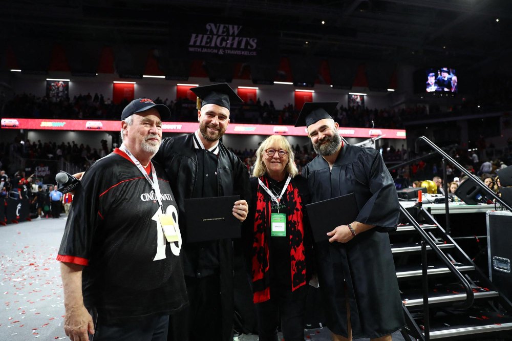 Taylor Swift TK Kelce Family on New Heights Podcast MEGA1123408_001