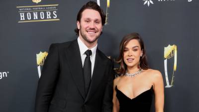 Josh-Allen-and-Hailee-Steinfeld-GettyImages-2197472643