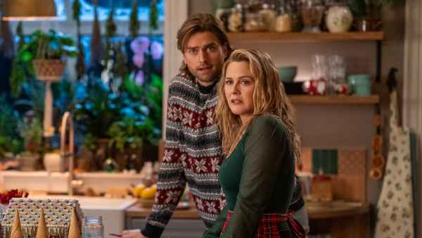A Merry Little Ex-Mas, Pierson Fode and Alicia Silverstone