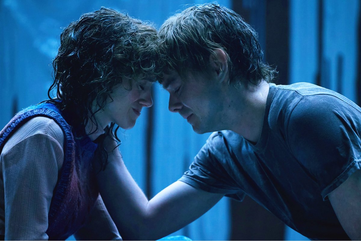 Natalia Dyer, Charlie Heaton in Stranger Things season 5
