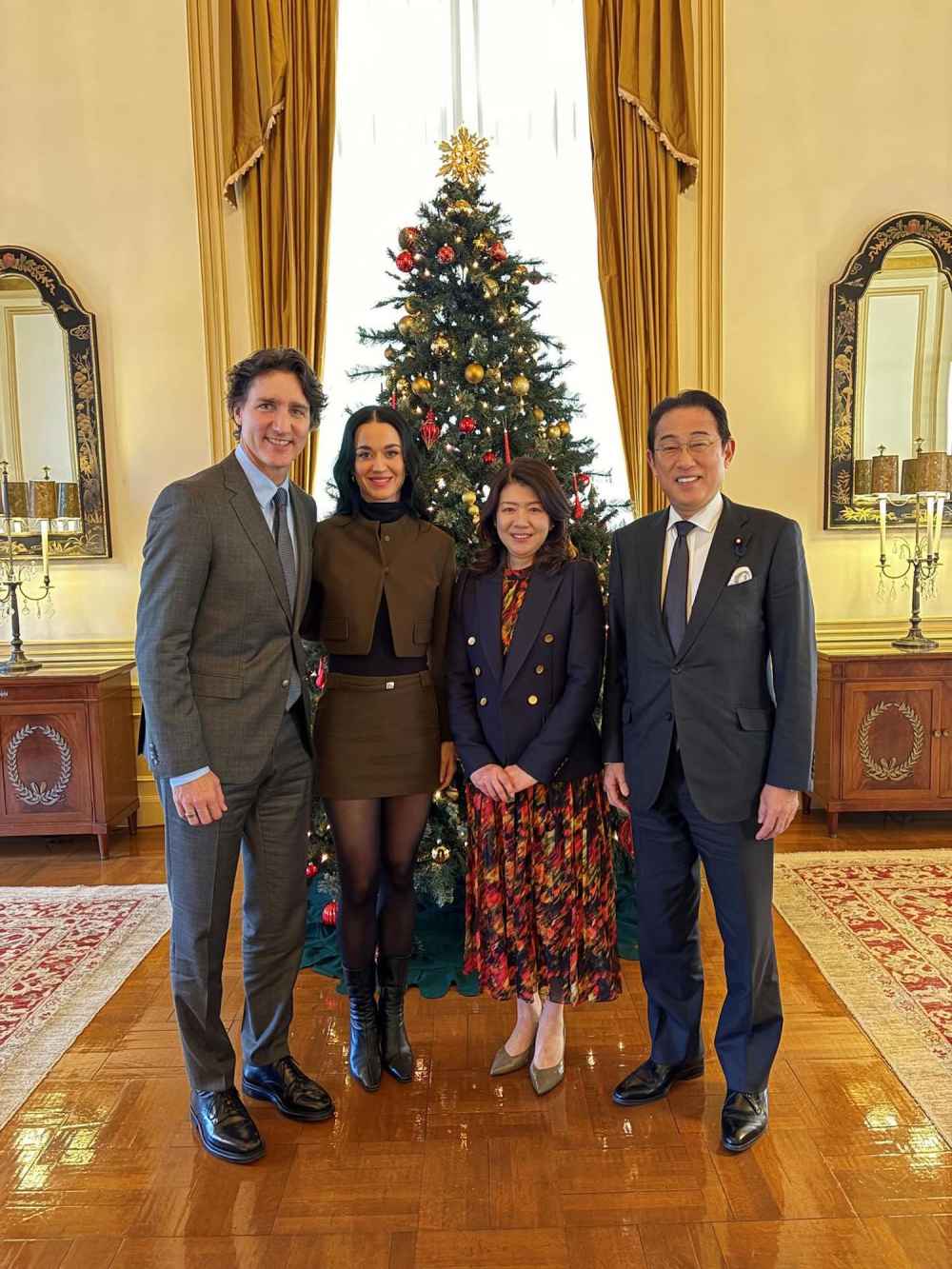 Fumio-Kishida-With-Katy-Perry-and-Justin-Trudeau-591149511_18347527729226739_3924049668447025630_n
