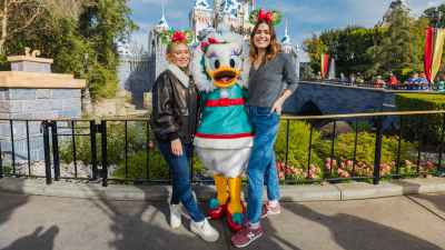 Hilary-Duff-and-Mandy-Moore-GettyImages-1841167343
