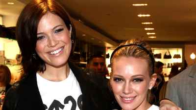 Mandy-Moore-and-Hilary-Duff-GettyImages-83991835