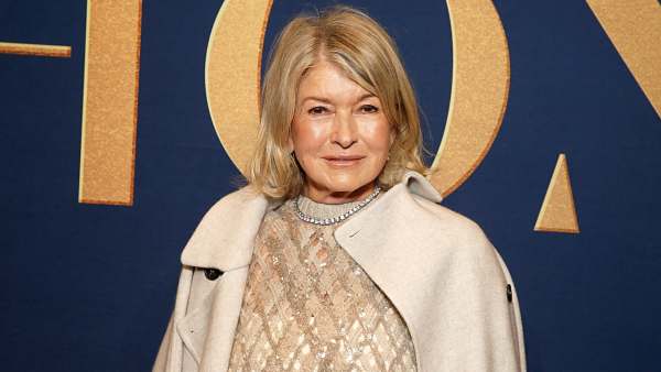 GettyImages-2181838204-Martha-Stewart-Finally-Confronts-Jalen-Brunson-for-Breaking-Her-Toe-at-a-Knicks-Game