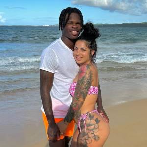 Travis Hunters Wife Has Hilarious Advice for Attention Whore WAGs at Draft