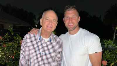 Tim Tebow Announces Dads Death After Parkinsons Battle