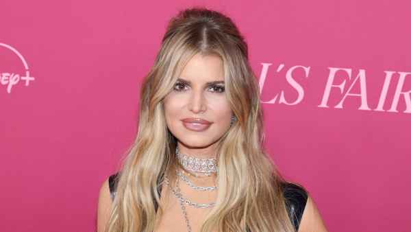 Jessica Simpson Defends Flying 1st Class With Kids in Coach