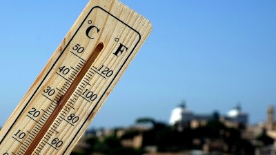 GettyImages-174704383 Who Is Most at Risk For Heat Stress and How to Cool Down Fast