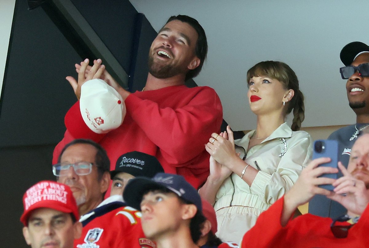 GettyImages-2219969239-Taylor-Swift-Supports-Fiance-Travis-Kelce-at-His-New-Heights-Live-Show-in-Los-Angeles.jpg