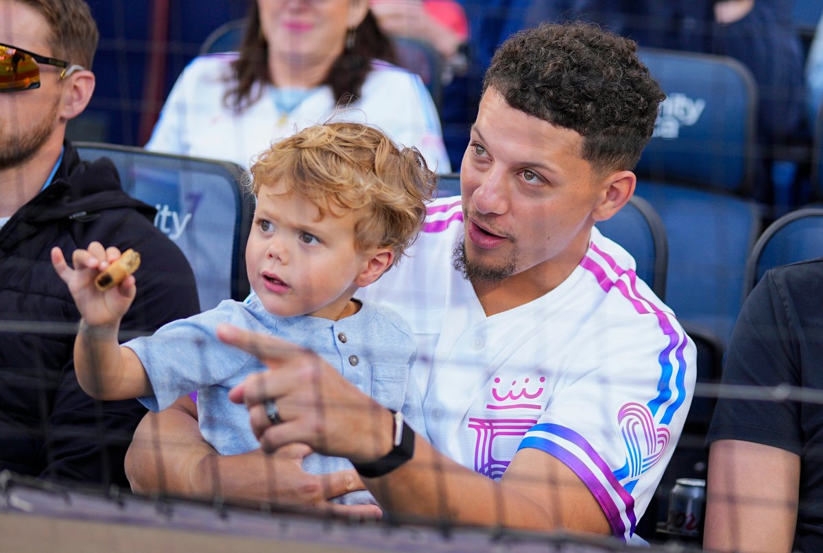 GettyImages-2275233383-Patrick-Brittany-Mahomes-Son-Reacts-to-Taylor-Swift-Photo.jpg