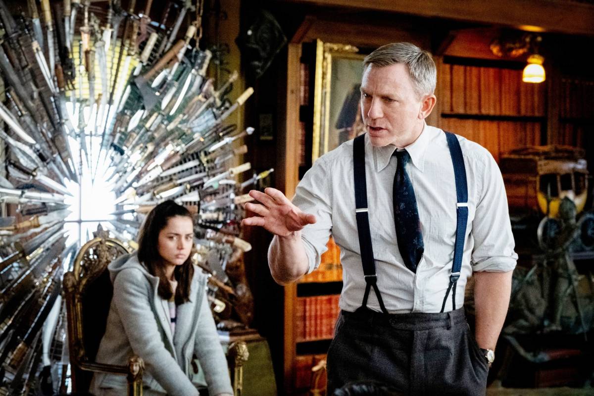 Ana de Armas, Daniel Craig in Knives Out