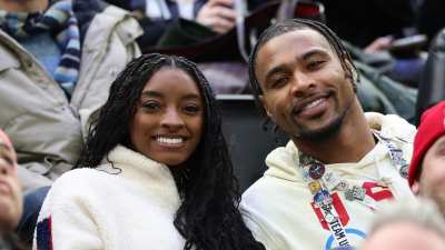 GettyImages-2262370667.jpg simone biles jonathwn owens