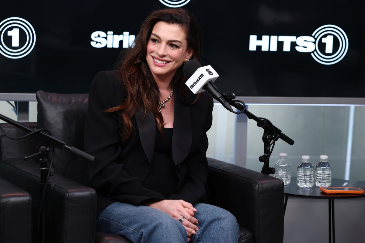Anne-Hathaway-GettyImages-2298115224