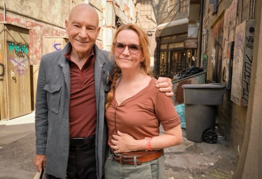 Celebrities Mourn the Death of Patrick Stewart Lea Thompson