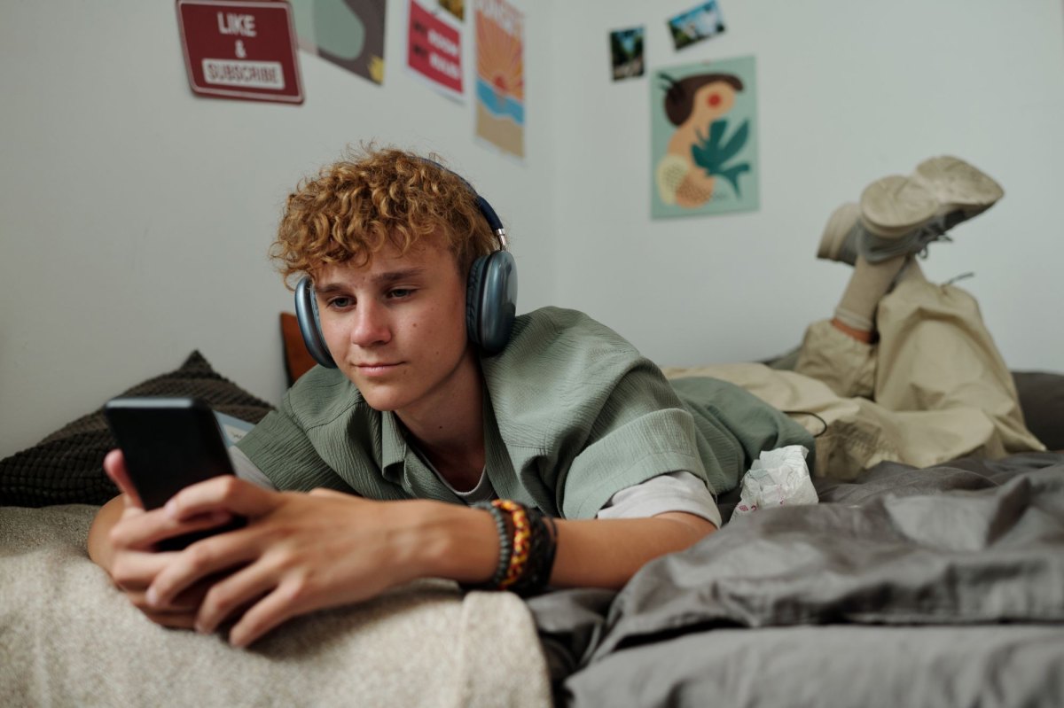 Screen Time Isn't Everything: What Your Teen Does Online Matters