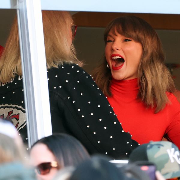 GettyImages-2300862777.jpg taylor swift donna kelce 2026.jpg