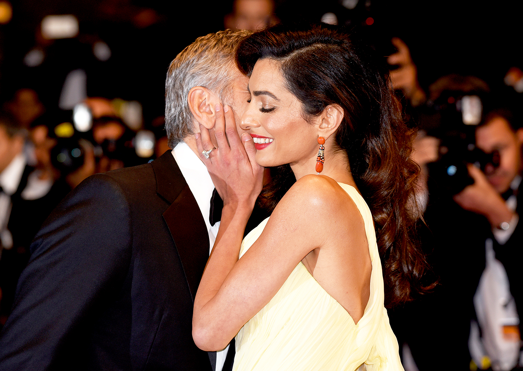 George e Amal Clooney provocam viagem de aniversário de 10 anos no Albie Awards