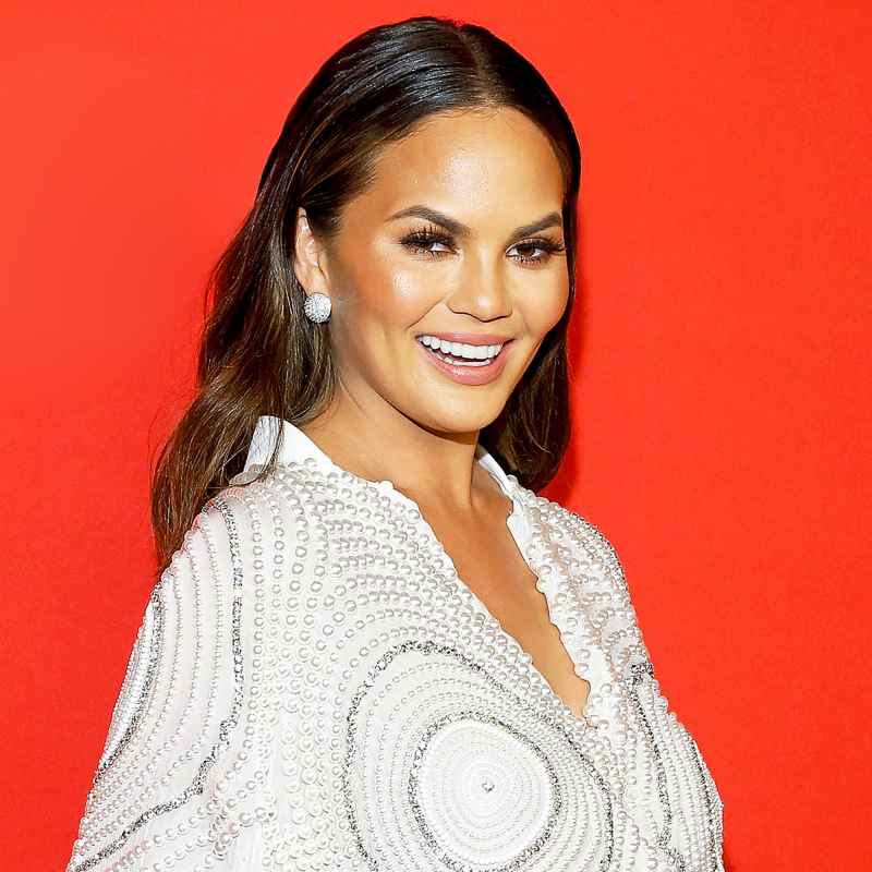 Chrissy Teigen Embraces Her Stretch Marks In Close Up Pic Us Weekly