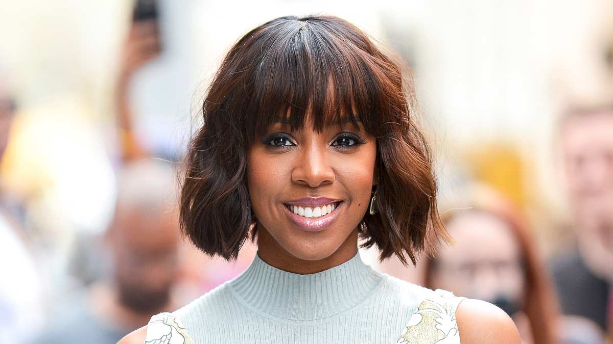 How Did Kelly Rowland NOT Feel Her Nipple Out? - theJasmineBRAND