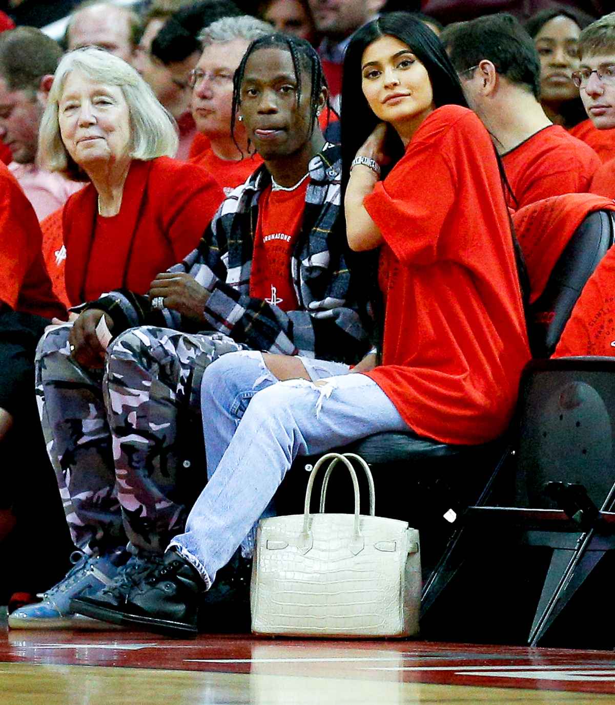 New Couple Alert? Kylie Jenner and Travis Scott Sit Courtside